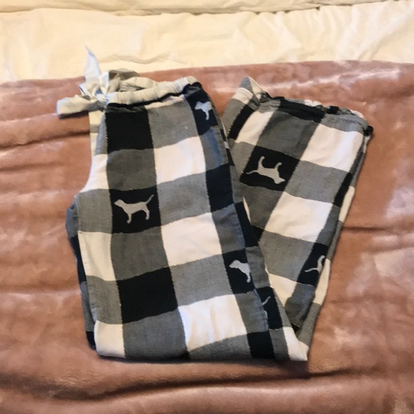 PINK Victoria's Secret Other - Victoria’s Secret Pink Plaid PJs🖤🖤